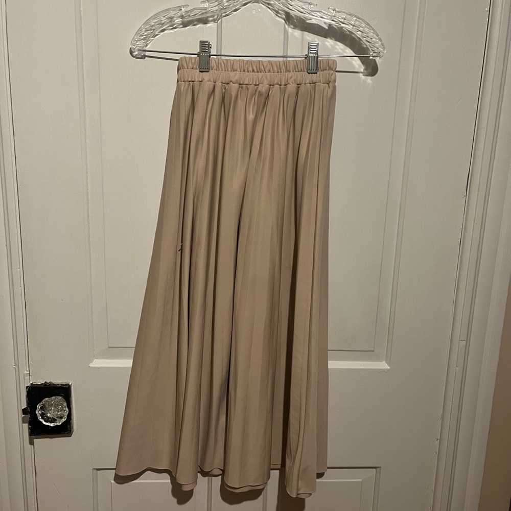 Elegant Tan Midi Skirt